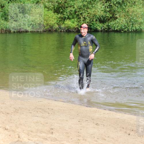 16.06.2024 - 26. Vierlanden-Triathlon Strokosch-Dieckow http://msf.ph/oto/6296806 16.06.2024 09:40:41 Schwimmen 109, 109 meine-sportfotos.de