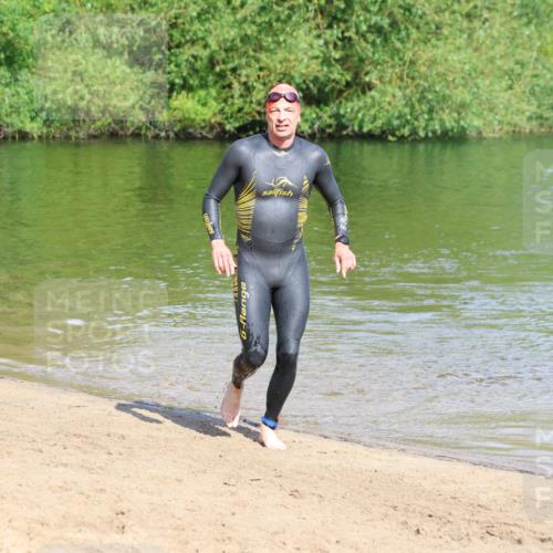 16.06.2024 - 26. Vierlanden-Triathlon Strokosch-Dieckow http://msf.ph/oto/6296881 16.06.2024 09:40:42 Schwimmen 109, 109 meine-sportfotos.de