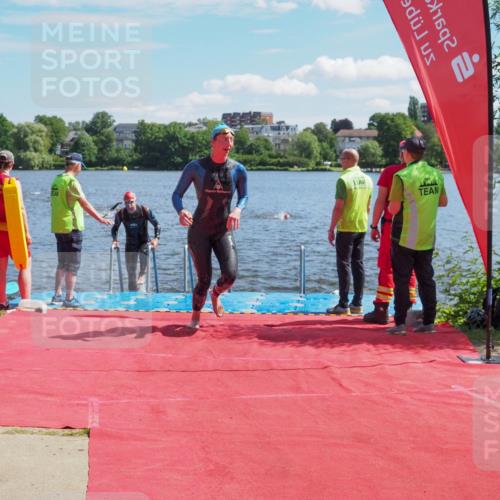 16.06.2024 - 7 Türme Triathlon KatJ http://msf.ph/oto/6296954 16.06.2024 11:10:59 Schwimmen 42, 226, 246, 269, 277, 292, 297 meine-sportfotos.de