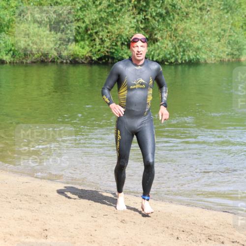 16.06.2024 - 26. Vierlanden-Triathlon Strokosch-Dieckow http://msf.ph/oto/6296974 16.06.2024 09:40:43 Schwimmen 109, 109 meine-sportfotos.de