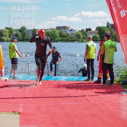 16.06.2024 - 7 Türme Triathlon KatJ http://msf.ph/oto/6296996 16.06.2024 11:11:02 Schwimmen 42, 43, 226, 246, 269, 277, 292, 297 meine-sportfotos.de
