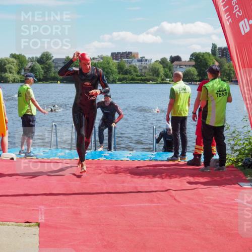 16.06.2024 - 7 Türme Triathlon KatJ http://msf.ph/oto/6297002 16.06.2024 11:11:03 Schwimmen 43, 226, 246, 269, 277, 292, 297 meine-sportfotos.de