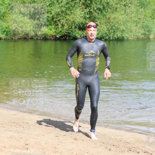 16.06.2024 - 26. Vierlanden-Triathlon Strokosch-Dieckow http://msf.ph/oto/6297006 16.06.2024 09:40:43 Schwimmen 109, 109 meine-sportfotos.de
