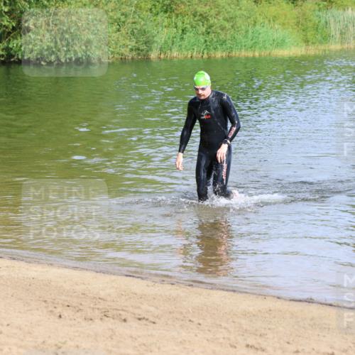16.06.2024 - 26. Vierlanden-Triathlon Strokosch-Dieckow http://msf.ph/oto/6297065 16.06.2024 09:40:56 Schwimmen 109, 113, 109, 113 meine-sportfotos.de