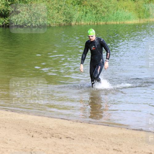 16.06.2024 - 26. Vierlanden-Triathlon Strokosch-Dieckow http://msf.ph/oto/6297087 16.06.2024 09:40:56 Schwimmen 109, 113, 109, 113 meine-sportfotos.de