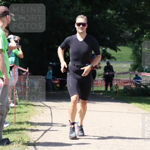 16.06.2024 - 26. Vierlanden-Triathlon Lena Gebhardt http://msf.ph/oto/6297138 16.06.2024 11:47:27 Laufen  meine-sportfotos.de