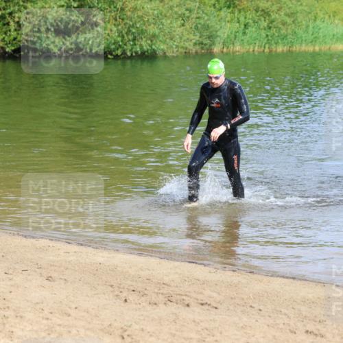 16.06.2024 - 26. Vierlanden-Triathlon Strokosch-Dieckow http://msf.ph/oto/6297145 16.06.2024 09:40:57 Schwimmen 109, 113, 109, 113 meine-sportfotos.de