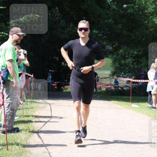 16.06.2024 - 26. Vierlanden-Triathlon Lena Gebhardt http://msf.ph/oto/6297149 16.06.2024 11:47:28 Laufen  meine-sportfotos.de