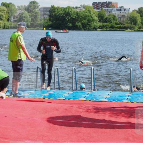 16.06.2024 - 7 Türme Triathlon KatJ http://msf.ph/oto/6297174 16.06.2024 11:11:26 Schwimmen 43, 44, 159, 192, 226, 273, 277, 297 meine-sportfotos.de