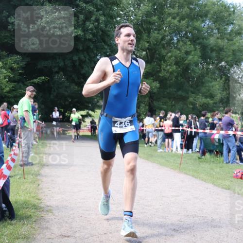 16.06.2024 - 26. Vierlanden-Triathlon Lena Gebhardt http://msf.ph/oto/6297199 16.06.2024 11:47:42 Laufen 446 meine-sportfotos.de