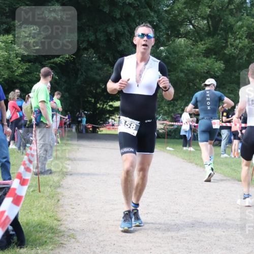 16.06.2024 - 26. Vierlanden-Triathlon Lena Gebhardt http://msf.ph/oto/6297255 16.06.2024 11:47:49 Laufen 358 meine-sportfotos.de