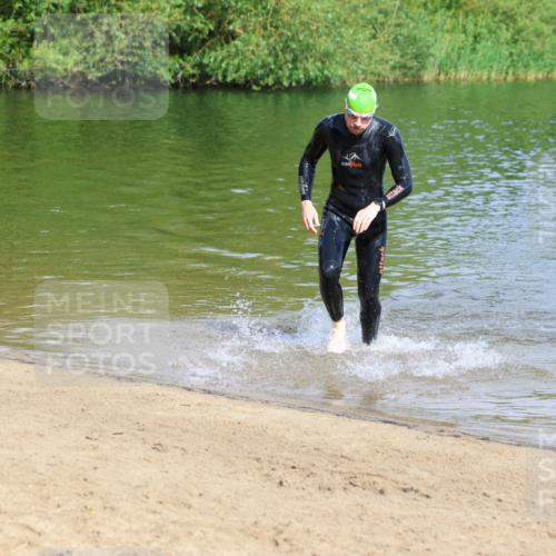 16.06.2024 - 26. Vierlanden-Triathlon Strokosch-Dieckow http://msf.ph/oto/6297267 16.06.2024 09:40:58 Schwimmen 109, 113, 109, 113 meine-sportfotos.de