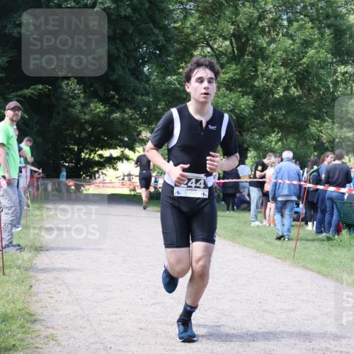 16.06.2024 - 26. Vierlanden-Triathlon Lena Gebhardt http://msf.ph/oto/6297318 16.06.2024 11:48:04 Laufen 244 meine-sportfotos.de