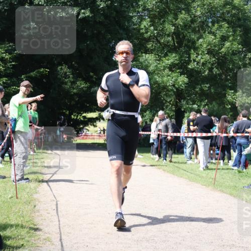 16.06.2024 - 26. Vierlanden-Triathlon Lena Gebhardt http://msf.ph/oto/6297326 16.06.2024 11:48:17 Laufen  meine-sportfotos.de