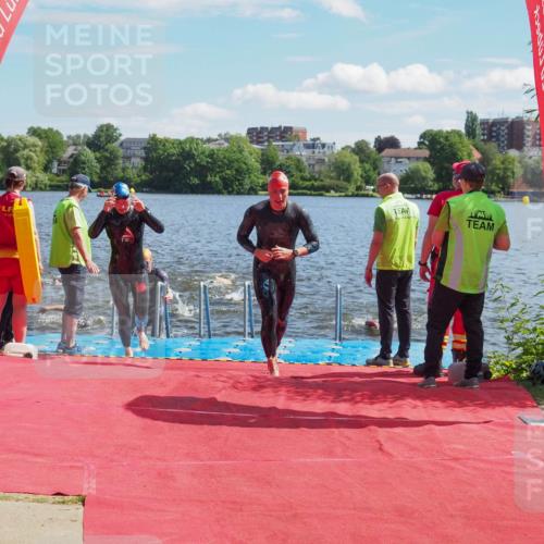 16.06.2024 - 7 Türme Triathlon KatJ http://msf.ph/oto/6297510 16.06.2024 11:11:52 Schwimmen 9, 44, 159, 180, 192, 213, 247, 249, 273, 602 meine-sportfotos.de