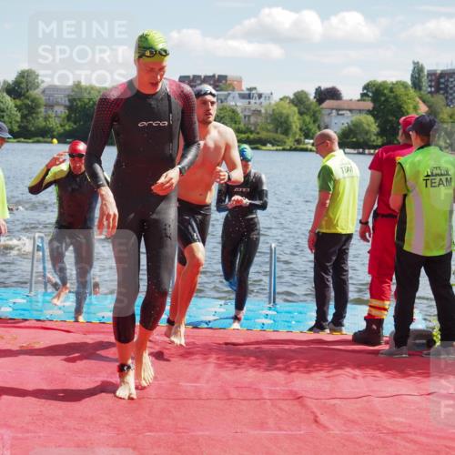 16.06.2024 - 7 Türme Triathlon KatJ http://msf.ph/oto/6297765 16.06.2024 11:12:13 Schwimmen 9, 180, 213, 247, 249, 602 meine-sportfotos.de