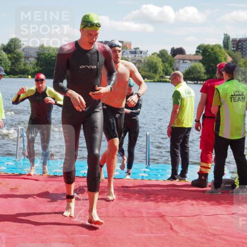 16.06.2024 - 7 Türme Triathlon KatJ http://msf.ph/oto/6297772 16.06.2024 11:12:13 Schwimmen 9, 180, 213, 247, 249, 602 meine-sportfotos.de