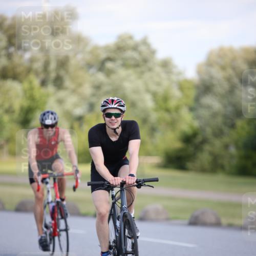 16.06.2024 - 26. Vierlanden-Triathlon Jannik Wohlers http://msf.ph/oto/6297788 16.06.2024 11:38:07 Radfahren 9, 138, 142, 174, 256, 296, 306, 348, 383, 411 meine-sportfotos.de