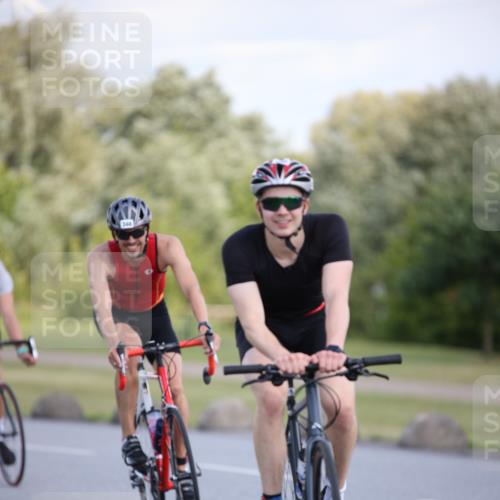16.06.2024 - 26. Vierlanden-Triathlon Jannik Wohlers http://msf.ph/oto/6297843 16.06.2024 11:38:07 Radfahren 9, 138, 142, 174, 256, 296, 306, 348, 383, 411 meine-sportfotos.de