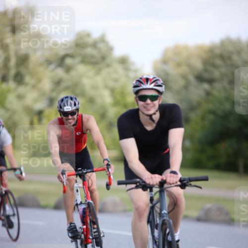 16.06.2024 - 26. Vierlanden-Triathlon Jannik Wohlers http://msf.ph/oto/6297847 16.06.2024 11:38:07 Radfahren 9, 138, 142, 174, 256, 296, 306, 348, 383, 411 meine-sportfotos.de