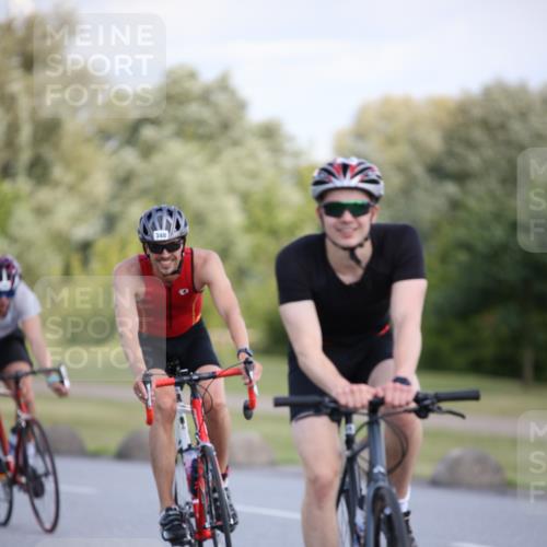 16.06.2024 - 26. Vierlanden-Triathlon Jannik Wohlers http://msf.ph/oto/6297852 16.06.2024 11:38:07 Radfahren 9, 138, 142, 174, 256, 296, 306, 348, 383, 411 meine-sportfotos.de