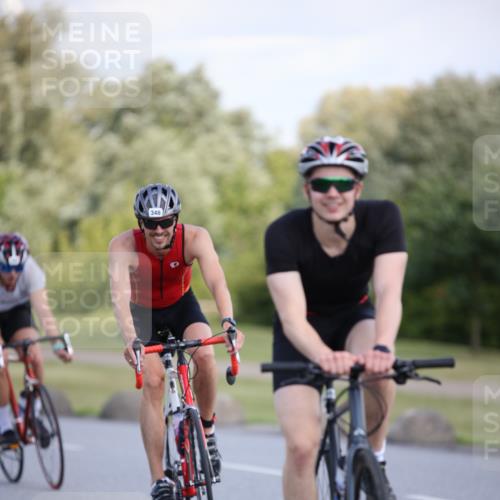 16.06.2024 - 26. Vierlanden-Triathlon Jannik Wohlers http://msf.ph/oto/6297861 16.06.2024 11:38:07 Radfahren 9, 138, 142, 174, 256, 296, 306, 348, 383, 411 meine-sportfotos.de