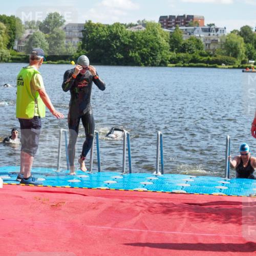 16.06.2024 - 7 Türme Triathlon KatJ http://msf.ph/oto/6297868 16.06.2024 11:12:24 Schwimmen 9, 213, 247, 602 meine-sportfotos.de