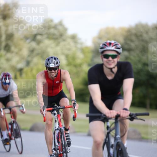 16.06.2024 - 26. Vierlanden-Triathlon Jannik Wohlers http://msf.ph/oto/6297871 16.06.2024 11:38:07 Radfahren 9, 138, 142, 174, 256, 296, 306, 348, 383, 411 meine-sportfotos.de