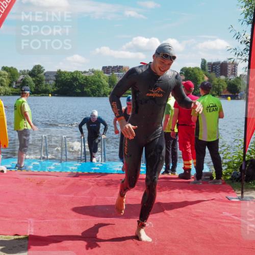 16.06.2024 - 7 Türme Triathlon KatJ http://msf.ph/oto/6297930 16.06.2024 11:12:28 Schwimmen 9, 160, 213, 247, 602 meine-sportfotos.de