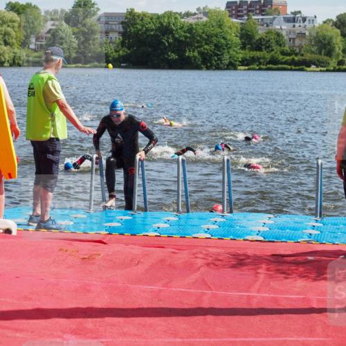 16.06.2024 - 7 Türme Triathlon KatJ http://msf.ph/oto/6298266 16.06.2024 11:13:15 Schwimmen 32, 148, 152, 157, 188, 209, 259, 295 meine-sportfotos.de