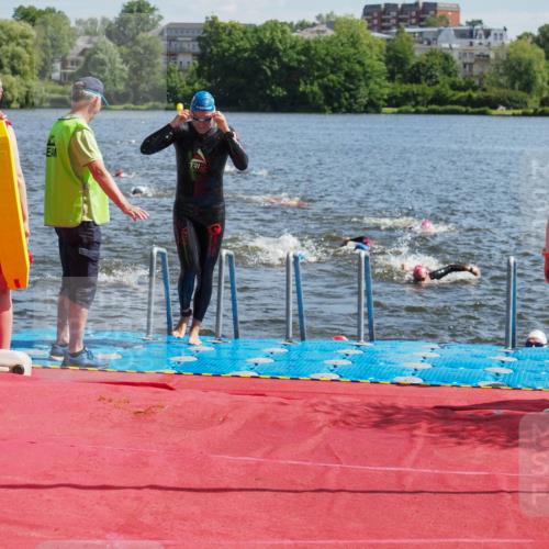 16.06.2024 - 7 Türme Triathlon KatJ http://msf.ph/oto/6298316 16.06.2024 11:13:16 Schwimmen 32, 148, 152, 157, 188, 209, 259, 295 meine-sportfotos.de
