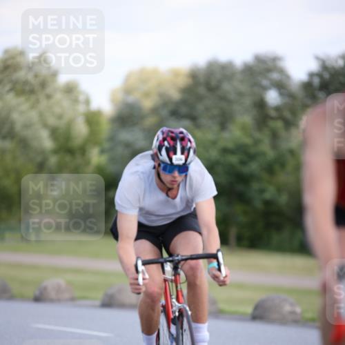 16.06.2024 - 26. Vierlanden-Triathlon Jannik Wohlers http://msf.ph/oto/6298351 16.06.2024 11:38:09 Radfahren 9, 138, 174, 256, 296, 306, 348, 411 meine-sportfotos.de