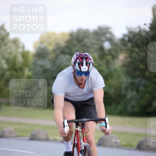 16.06.2024 - 26. Vierlanden-Triathlon Jannik Wohlers http://msf.ph/oto/6298428 16.06.2024 11:38:09 Radfahren 9, 138, 174, 256, 296, 306, 348, 411 meine-sportfotos.de