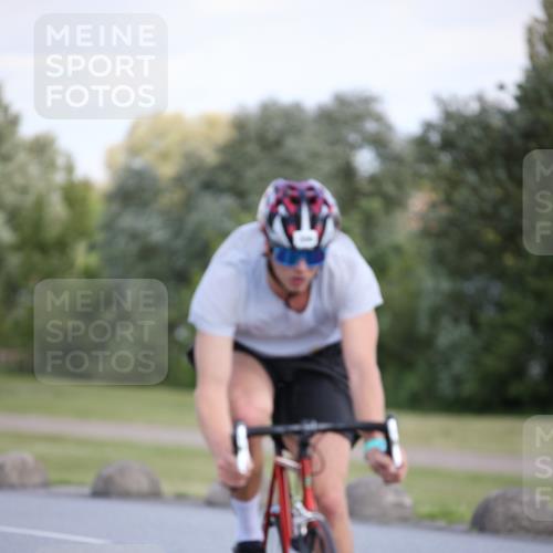 16.06.2024 - 26. Vierlanden-Triathlon Jannik Wohlers http://msf.ph/oto/6298435 16.06.2024 11:38:09 Radfahren 9, 138, 174, 256, 296, 306, 348, 411 meine-sportfotos.de