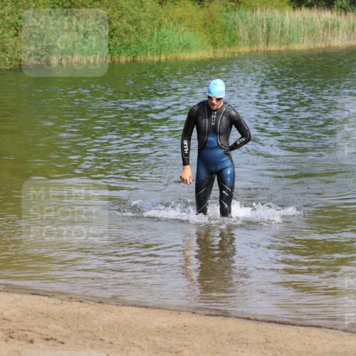 16.06.2024 - 26. Vierlanden-Triathlon Strokosch-Dieckow http://msf.ph/oto/6298439 16.06.2024 09:42:01 Schwimmen 3, 147, 3, 147 meine-sportfotos.de