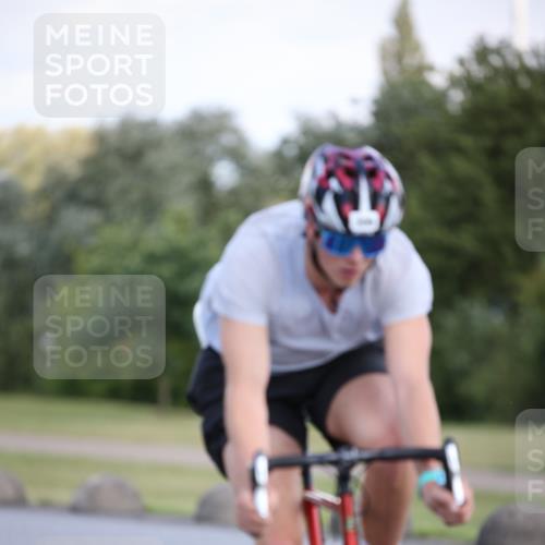 16.06.2024 - 26. Vierlanden-Triathlon Jannik Wohlers http://msf.ph/oto/6298467 16.06.2024 11:38:09 Radfahren 9, 138, 174, 256, 296, 306, 348, 411 meine-sportfotos.de