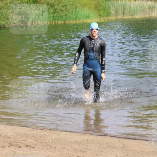 16.06.2024 - 26. Vierlanden-Triathlon Strokosch-Dieckow http://msf.ph/oto/6298494 16.06.2024 09:42:02 Schwimmen 147, 147 meine-sportfotos.de