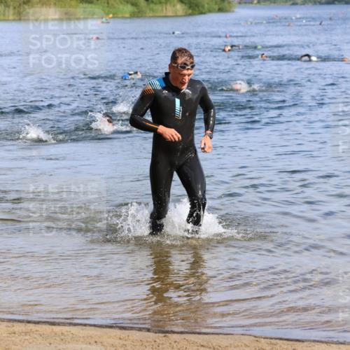16.06.2024 - 26. Vierlanden-Triathlon Strokosch-Dieckow http://msf.ph/oto/6298784 16.06.2024 09:42:11 Schwimmen 145, 147, 145, 147 meine-sportfotos.de