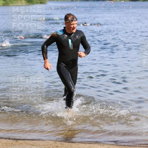 16.06.2024 - 26. Vierlanden-Triathlon Strokosch-Dieckow http://msf.ph/oto/6298823 16.06.2024 09:42:12 Schwimmen 145, 147, 145, 147 meine-sportfotos.de
