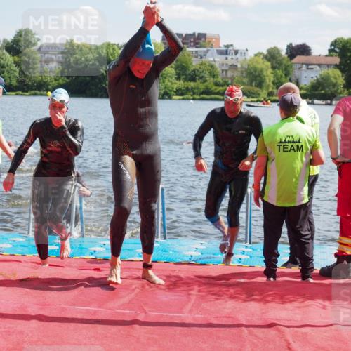 16.06.2024 - 7 Türme Triathlon KatJ http://msf.ph/oto/6298933 16.06.2024 11:14:05 Schwimmen 40, 48, 171, 229, 253, 279, 291 meine-sportfotos.de