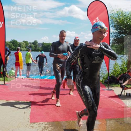 16.06.2024 - 7 Türme Triathlon KatJ http://msf.ph/oto/6298976 16.06.2024 11:14:08 Schwimmen 48, 171, 229, 253, 279, 291 meine-sportfotos.de