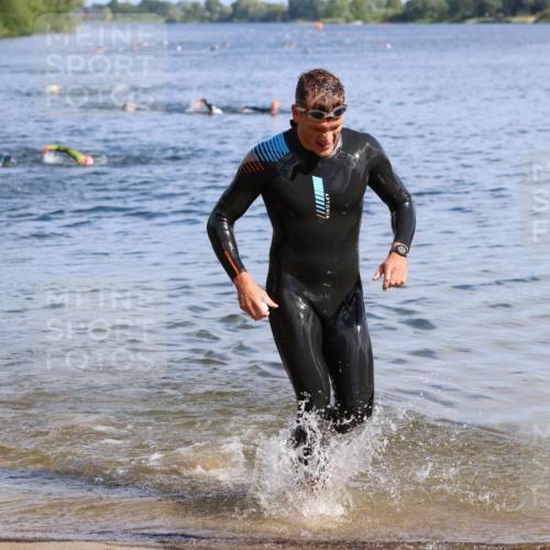 16.06.2024 - 26. Vierlanden-Triathlon Strokosch-Dieckow http://msf.ph/oto/6299003 16.06.2024 09:42:13 Schwimmen 145, 147, 145, 147 meine-sportfotos.de