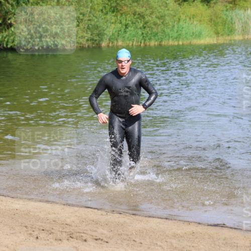 16.06.2024 - 26. Vierlanden-Triathlon Strokosch-Dieckow http://msf.ph/oto/6299061 16.06.2024 09:42:17 Schwimmen 145, 147, 177, 145, 147, 177 meine-sportfotos.de