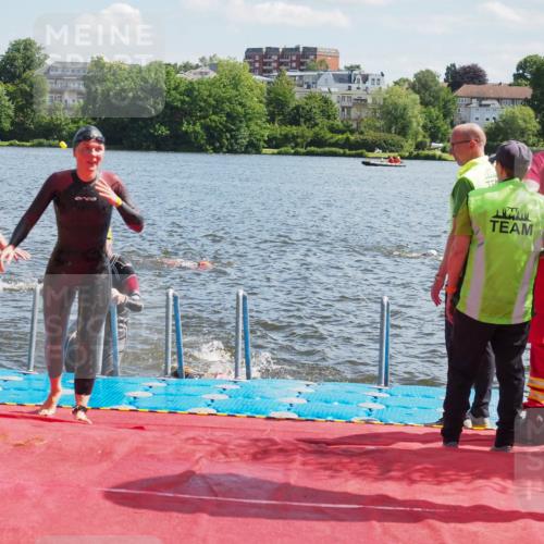 16.06.2024 - 7 Türme Triathlon KatJ http://msf.ph/oto/6299077 16.06.2024 11:14:17 Schwimmen 48, 229, 253, 291 meine-sportfotos.de