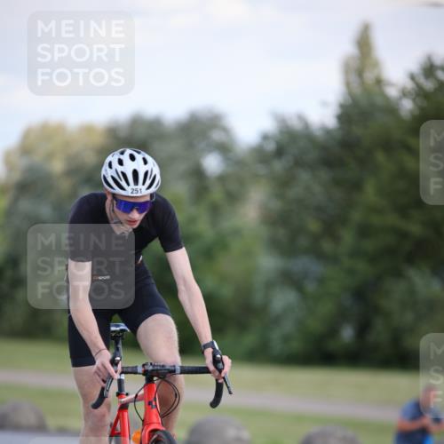 16.06.2024 - 26. Vierlanden-Triathlon Jannik Wohlers http://msf.ph/oto/6299125 16.06.2024 11:38:27 Radfahren 116, 251, 298, 324, 329, 332, 346 meine-sportfotos.de