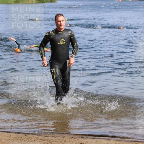 16.06.2024 - 26. Vierlanden-Triathlon Strokosch-Dieckow http://msf.ph/oto/6299199 16.06.2024 09:42:24 Schwimmen 65, 145, 177, 180, 65, 145, 177, 180 meine-sportfotos.de
