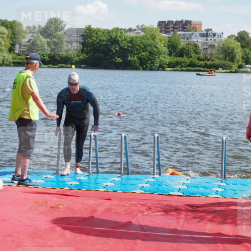 16.06.2024 - 7 Türme Triathlon KatJ http://msf.ph/oto/6299219 16.06.2024 11:14:34 Schwimmen 229, 260 meine-sportfotos.de