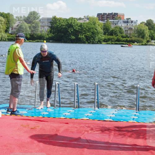 16.06.2024 - 7 Türme Triathlon KatJ http://msf.ph/oto/6299221 16.06.2024 11:14:34 Schwimmen 229, 260 meine-sportfotos.de