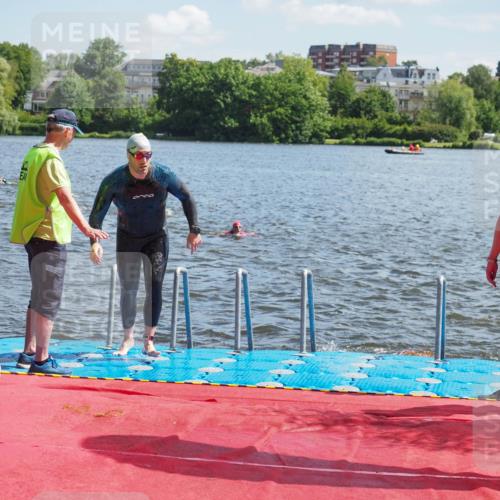 16.06.2024 - 7 Türme Triathlon KatJ http://msf.ph/oto/6299227 16.06.2024 11:14:34 Schwimmen 229, 260 meine-sportfotos.de