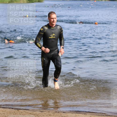16.06.2024 - 26. Vierlanden-Triathlon Strokosch-Dieckow http://msf.ph/oto/6299281 16.06.2024 09:42:24 Schwimmen 65, 145, 177, 180, 65, 145, 177, 180 meine-sportfotos.de